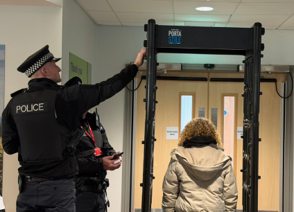 Local Police Visit LMC To Raise Awareness Of Knife Crime